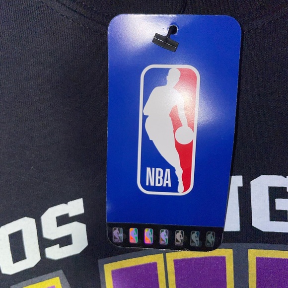 Los Angeles Lakers Black T-Shirt - Picture 2 of 5